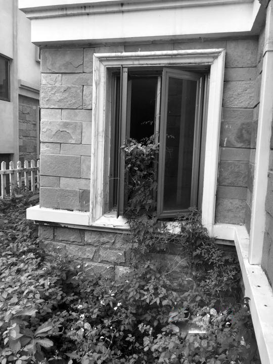 珠海一間千萬元?jiǎng)e墅丟空 連物業(yè)都聯(lián)系不上